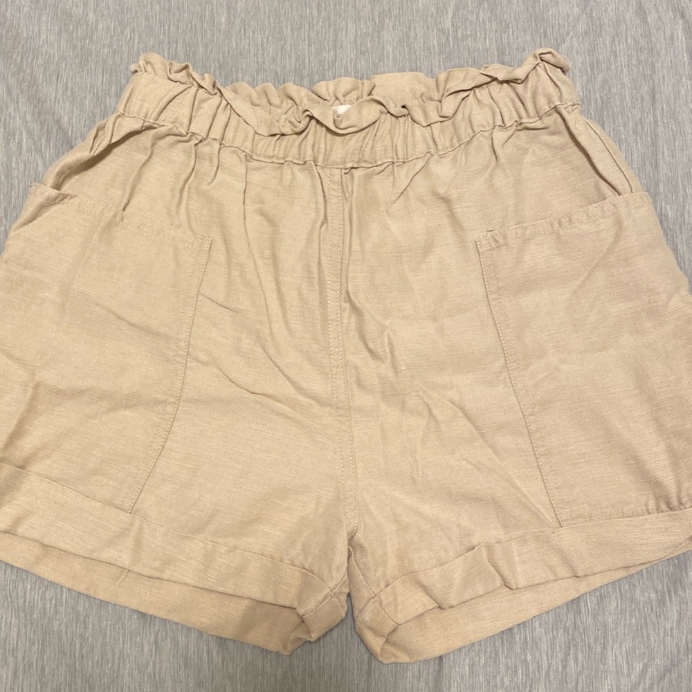Aritzia Wilfred free high waisted shorts
